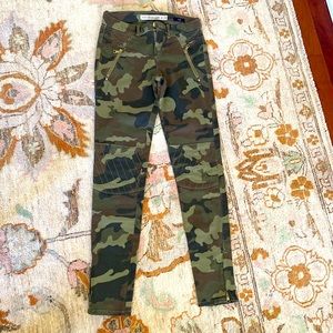 Trendy camo pants